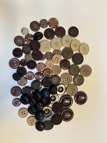 Vintage buttons job lot 100g - buttons.,