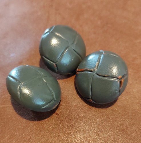 Leather buttons grey shank - ,