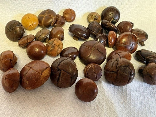 Vintage leather buttons - 33,