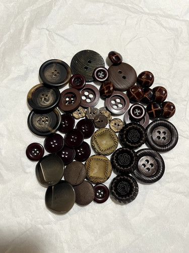Vintage buttons job lot 100g - buttons.,